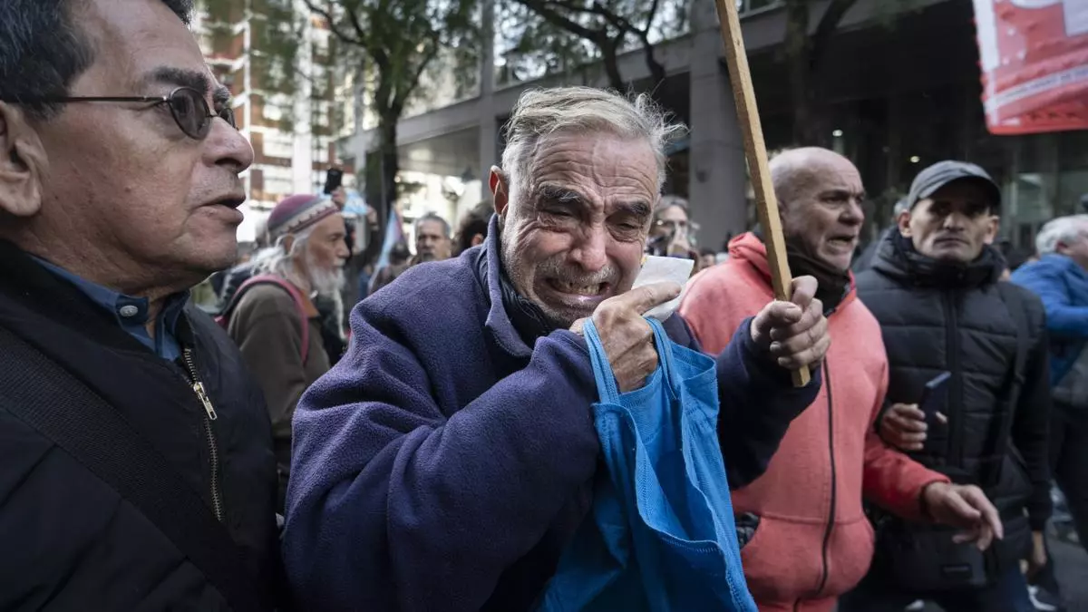 Represión a jubilados - Buenos Aires, 28 de agosto de 2024 - Foto: Pepe Mateos